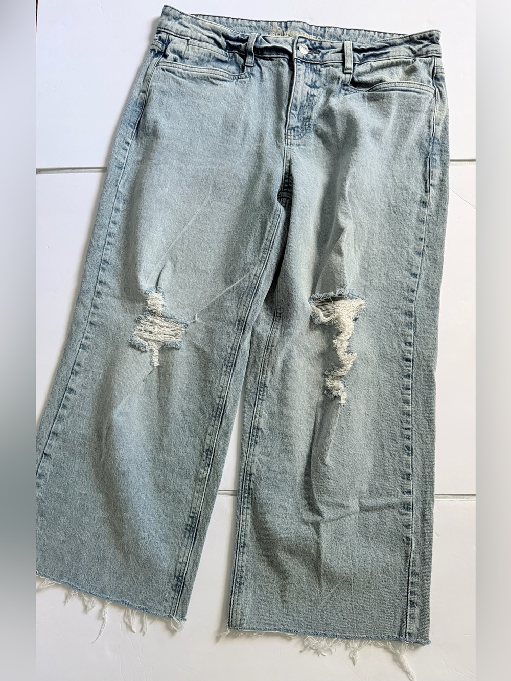 No Boundaries distressed mid rise jeans sz 12